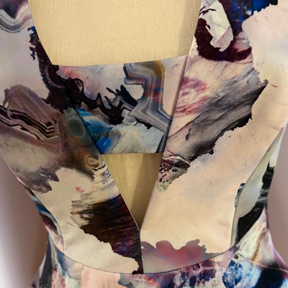 Stylestalker Abstract Print Mini Dress - Picture 7 of 7